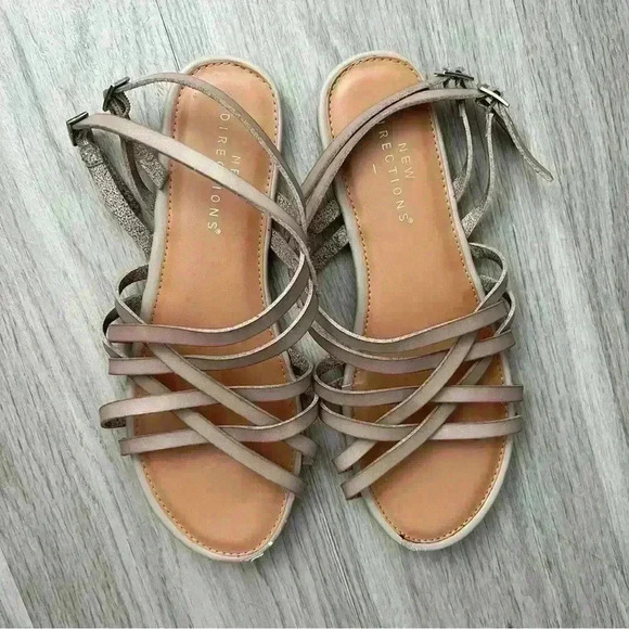 New Directions taupe strappy flat sandals - Picture 2 of 3